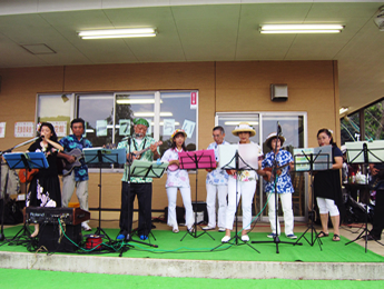 民族音楽演奏の写真