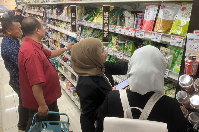 アジアの協同組合がコープみらいの店舗を視察