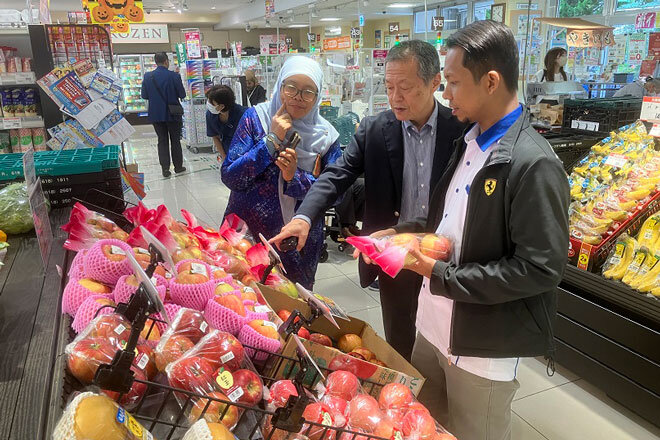 アジアの協同組合がコープみらいの店舗を視察