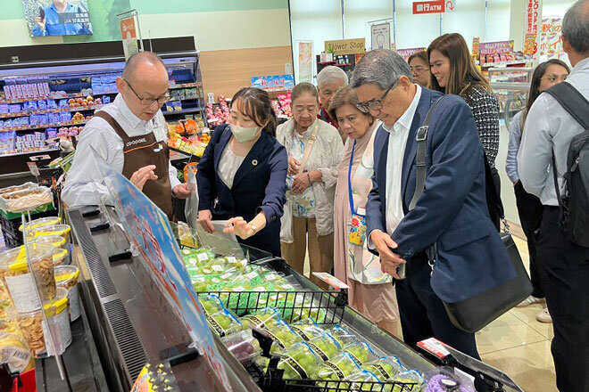 アジアの協同組合がコープみらいの店舗を視察