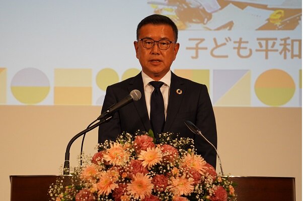 議案について提案する鳥羽治明専務理事