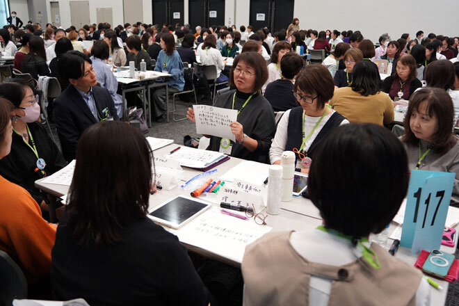 上講演を聞いた組合員はそれぞれ、日本の米づくりの現状を受け止めていました