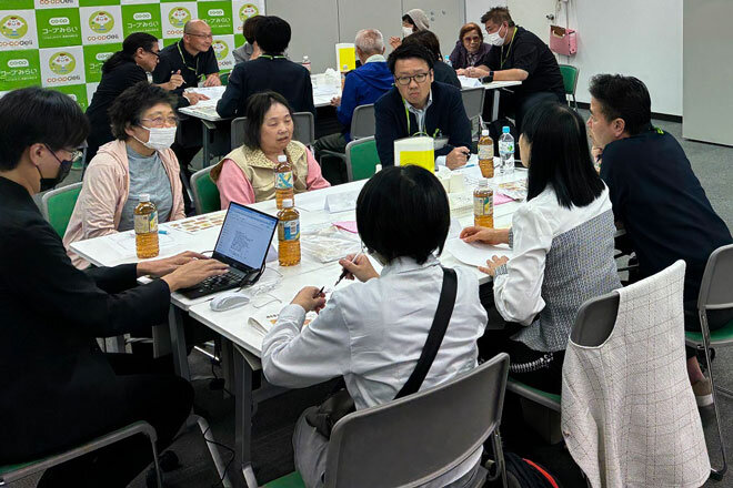 日頃の利用に関する意見・要望をお聞きしている様子