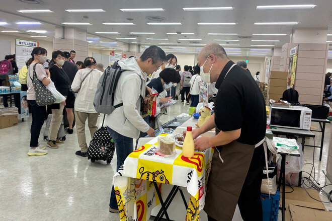 試食の様子